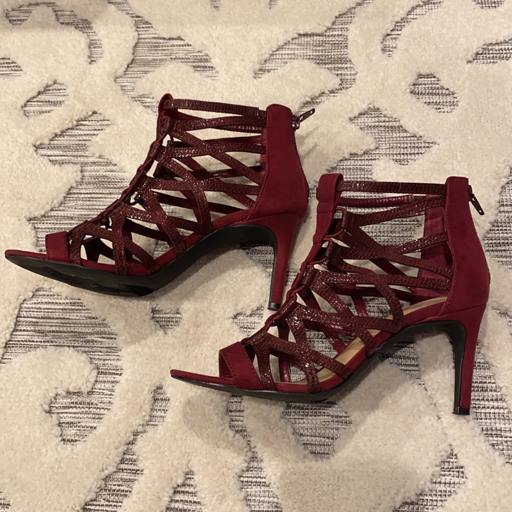 Me Too Burgundy Strappy High Heels Sandals 6 1/2